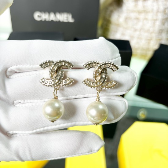 Chanel Cold Classic Womens Drop Earrings Jewelry