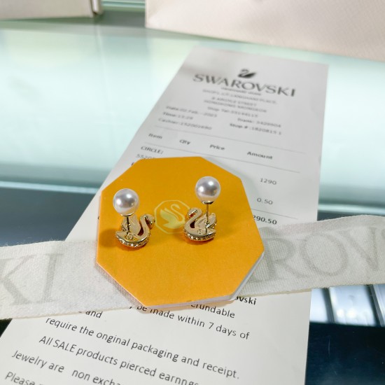 5677597 Swarovski Iconic Swan Red Gold Earring Jewelry